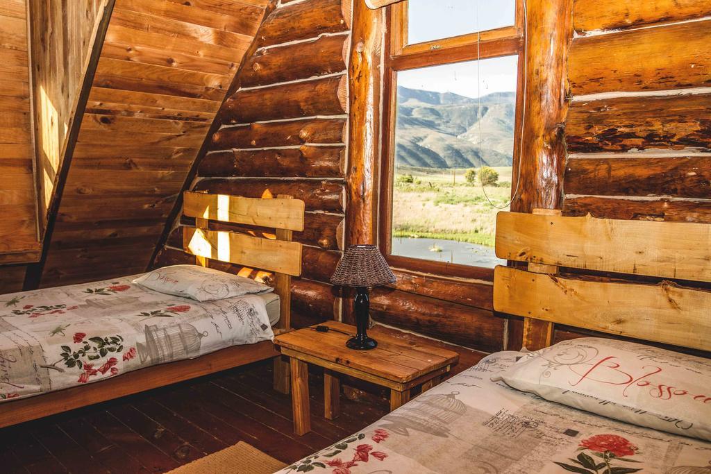 A Log Home At Buffalo Creek Swellendam Exterior photo