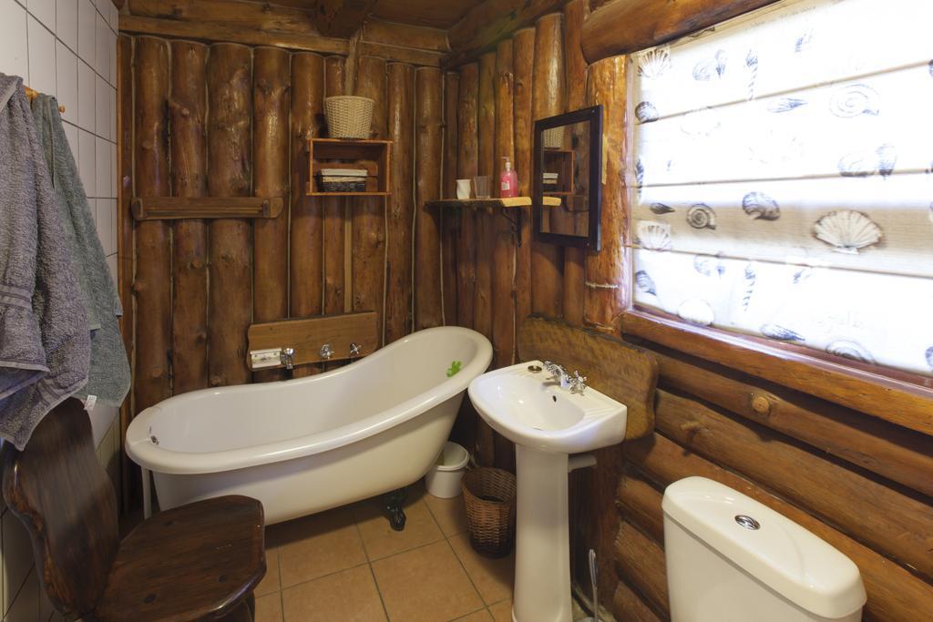 A Log Home At Buffalo Creek Swellendam Exterior photo