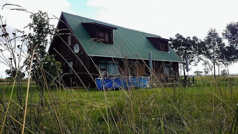 A Log Home At Buffalo Creek Swellendam Exterior photo