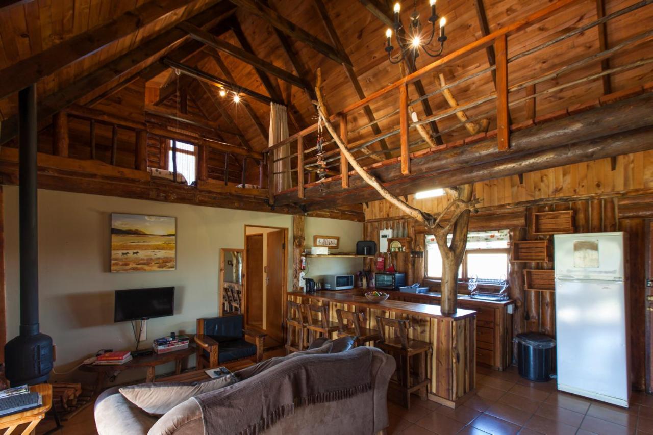 A Log Home At Buffalo Creek Swellendam Exterior photo